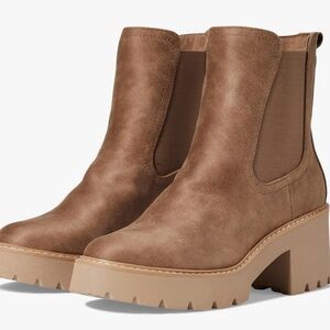 NEW IN BOX: DV DOLCE VITA Women's Tobias Lug Chelsea Booties SZ 11M